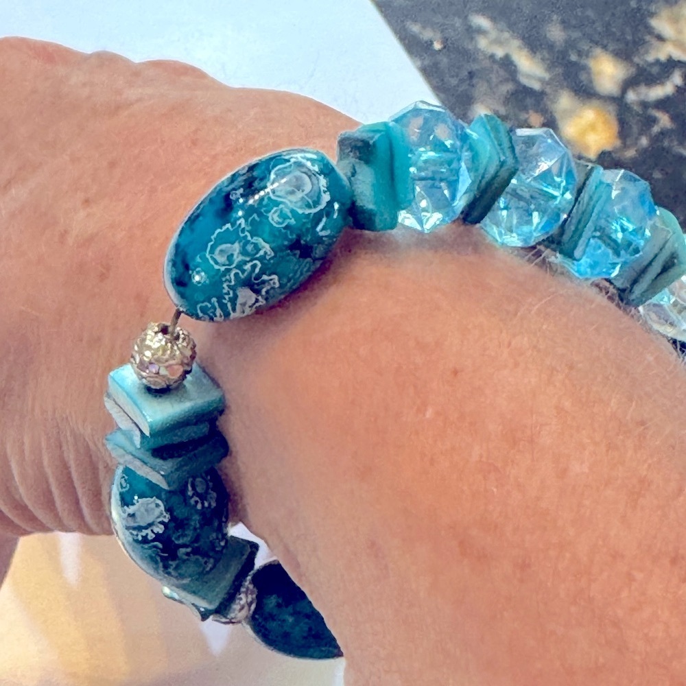 Cute Turquoise Blue Beaded Bracelet - Picture 4 of 5